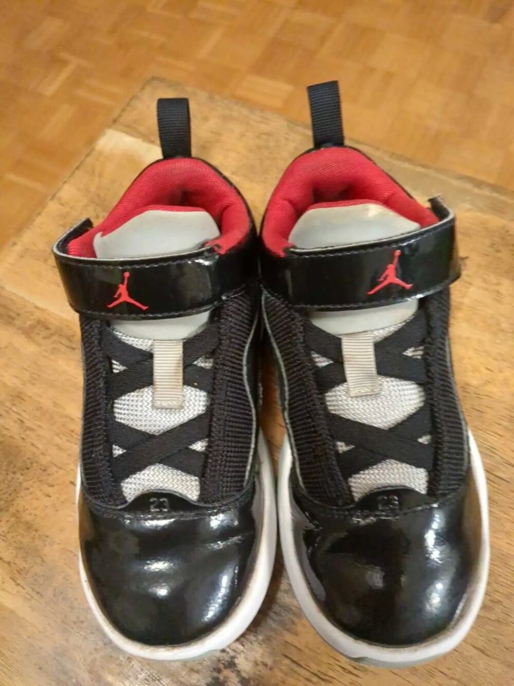 Nike Air Jordan Max Aura 2 sneakers Black Cement - Size 11C